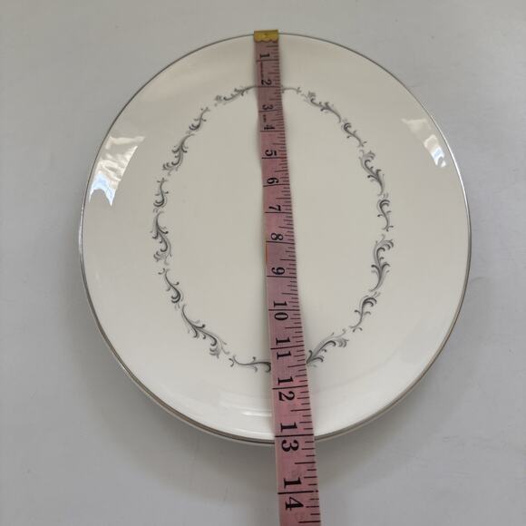 Royal Doulton Coronet H4947 England Bone China Oval 16" Serving Platter - Picture 7 of 7